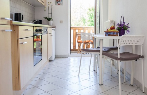 Anger-Crottendorf Apartment | 2 room apartment, kitchen, bathroom, balcony, cable TV, wireless internet, quiet - near city center