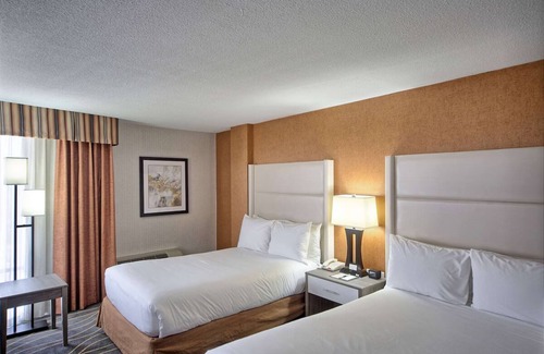 South Portland Hotel | 2 Rooms in Portland: Hotel with Indoor Pool, Near Jetport & Downtown