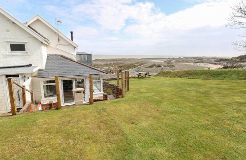 Horton House | 2 Salt Cottage