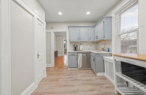 Linden Apartment | 2-Story Stay with Game Lounge & Free Parking Spots - 5 mins to NYC Train