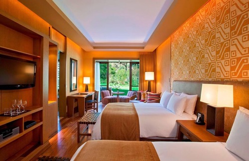 Maras Hotel | 2 Stylish Rooms w/Balcony | Close to Machu Picchu Ruins | Free Parking | Pools