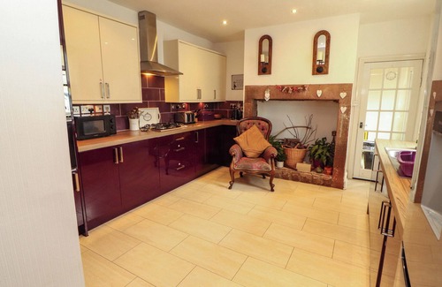 Calder Bridge Cottage | 2 THE CRESCENT, pet friendly, character holiday cottage in Seascale