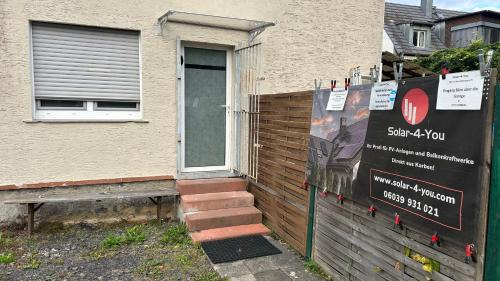 Karben Apartment | 2 Zimmer Holiday Apartment in Karben mit Privatparkplatz-self Check in-15min bis Frankfurt-25min bis Flughafen