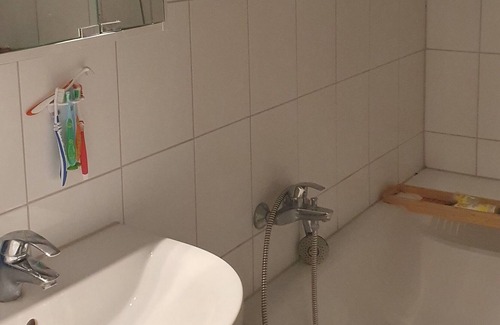 Vingst Condo | 2- Zimmer Wohnung Nahe Köln Messe mit Loggia