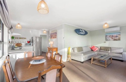 Raglan Cottage | 200 meters from town, just across the road from the water.