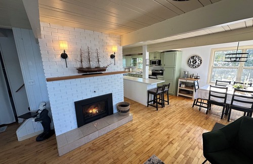 Waverley Cottage | 2025 Vacation Rental of the Year cottage completely surrounded by water!