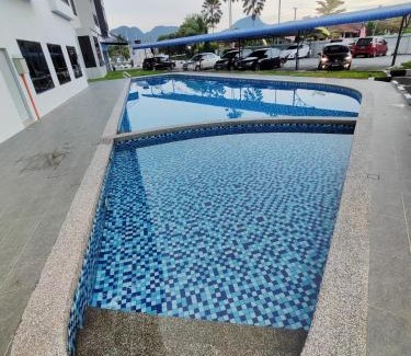 Taman Rapat Damai House | 20p Ipoh, Semi D, shared pool