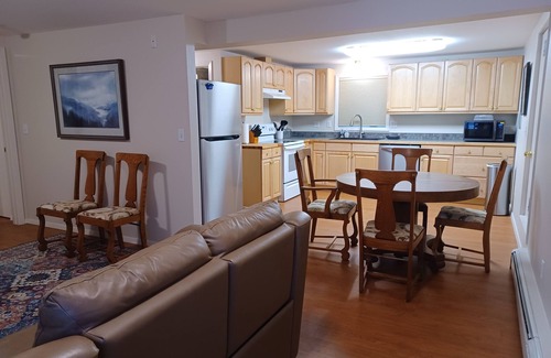 Fairbanks House | 2135 Hilton Avenue Vrbo Duplex