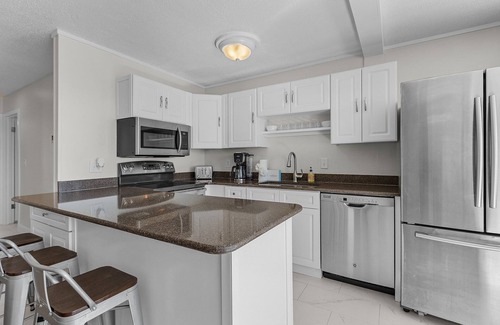 Fort Myers Beach House | 21591 Entire Waterfront Duplex w/Pool & Spa