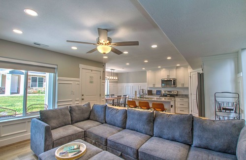 Garden City House | 223 - Bear Lake Escapes. Beautiful & Brand New!