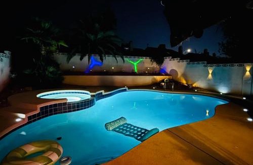 Pittmann House | 2300FT VEGAS HOUSE 4 BEDROOm