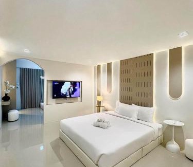 Nakhon Sawan Hotel | 24Rooms นครสวรรค์