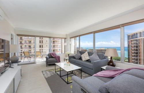 Waikiki Apartment | 26 FREE Parking Ocean Front 2br-Waikiki Ala Moana