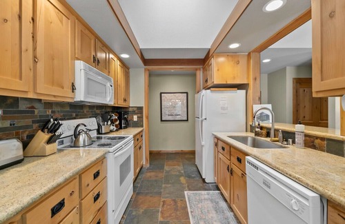 Graeagle Apartment | #27 Graeagle Meadows