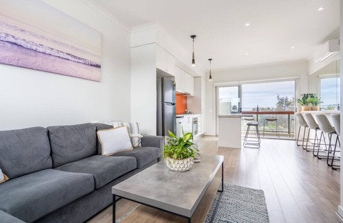 Seaford House | 2Bdrm Beachside Town House with Ocean Views