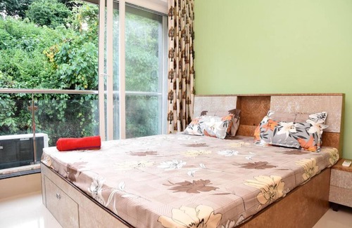 Bogmolo Apartment | 2BHK AC Apartment with Swimming pool close to beach and Airport!