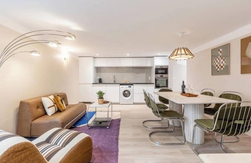 Saint-Germain-l'Auxerrois Apartment | 2br 2 bath in 1st district