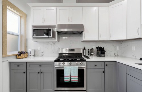 Excelsior Apartment | 2BR 2BA in Excelsior District w Parking