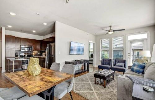 King William Apartment | 2BR Airy Getaway Near Downtown Pool Gym