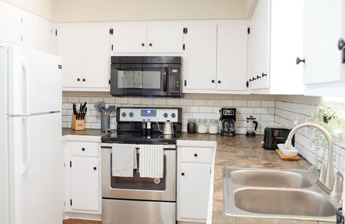 Mobile Apartment | 2BR Cozy Getaway Near MOB