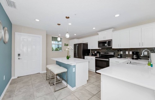 Kissimmee Apartment | 2BR Family Condo Near Disney, Universal & More!