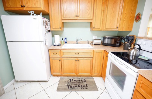 South Pinellas Community Council House | 2BR home near Madeira Beach, Florida