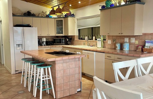Hammer Point House | 3/3 DirectBayAccess CanalHome w/Lift Dock Fenced Pet-Friendly HotTub Grill WIFI