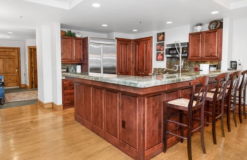 Beaver Creek Condo | 3 Bd, 4 Ba CONDO IN THE HEART OF BEAVER CREEK VLG