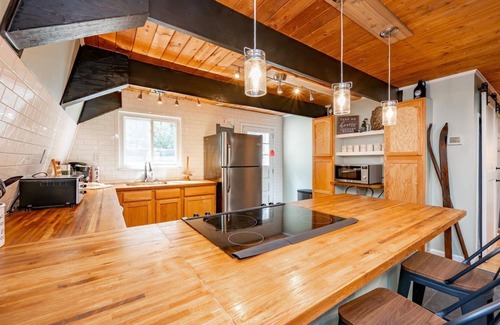 Oakland House | 3-bed, charming modernized cottage tucked into wooded hillside in Deep Creek, MD