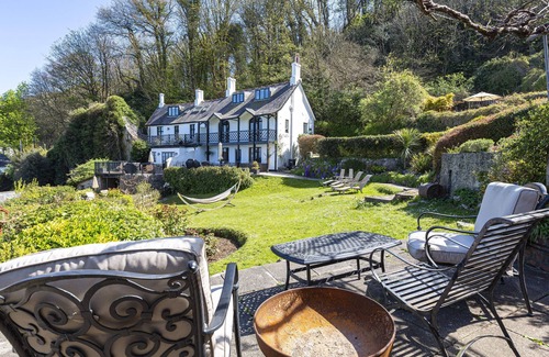Babbacombe Cottage | 3 Bed Cove Cottage - Sleeps 6 guests in 3 bedrooms