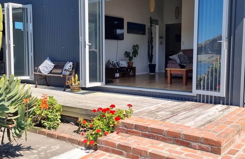 Birdlings Flat House | 3-bed gem in Birdlings Flat with stunning lake & ocean views – a rare retreat!