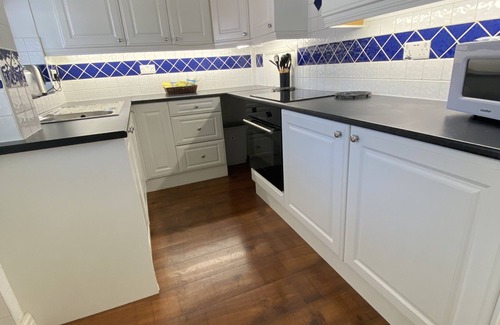 Penrhyn Bay House | 3 Bed House - Sleeps 6 - Garden - Parking - Wifi