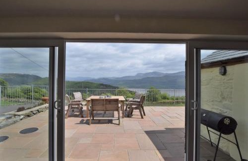 Barmouth House | 3 Bed in Barmouth 80290