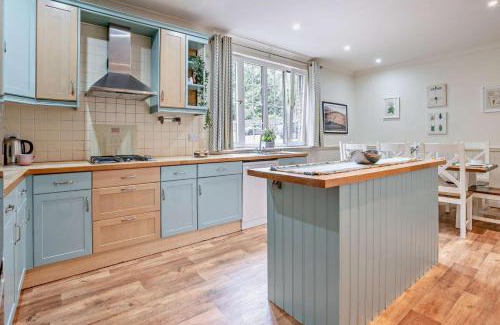 Dol-y-Gaer House | 3 Bed in Cwmtaf oc-p32979