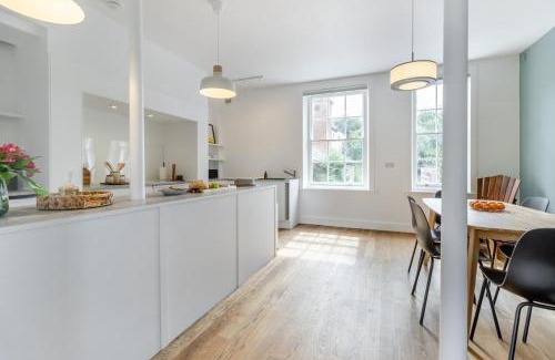 Welshpool House | 3 Bed in Cyfronydd oc-e32742