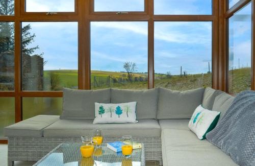 Pencader House | 3 Bed in Llanllwni 91447