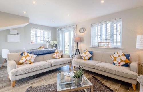 Denstone House | 3 Bed in Marston Montgomery 87450