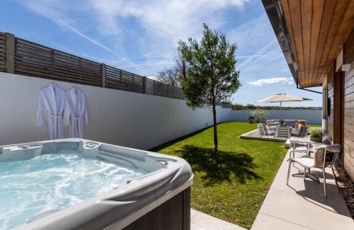 Camborne House | 3 Bed in Portreath 90550