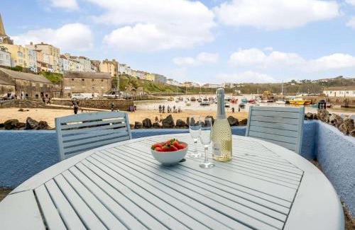 Tenby House | 3 Bed in Tenby FB095