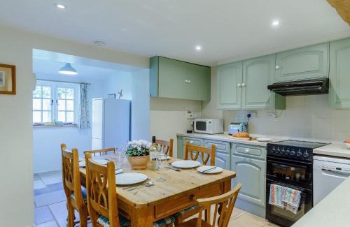 Holworth House | 3 Bed in Whitcombe DC089