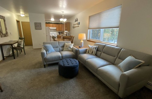 Ridgeway Apartment | 3 Bedroom, 1 Bath Peaceful Lodge Just Minutes From The Kenai River And Soldotna!