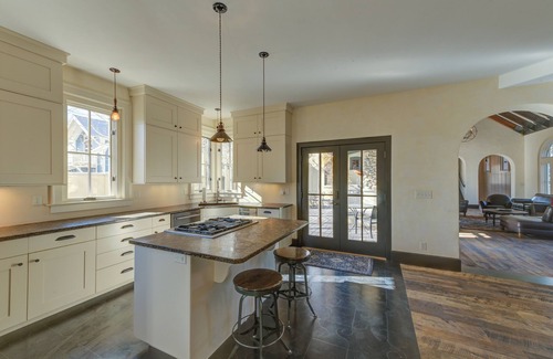 Buena Vista House | 3-bedroom, 3.5-bathroom luxury residence sleeps up to 7 guests