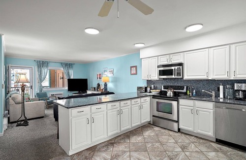 North Ocean City Condo | 3 Bedroom 4th Floor Condo in Severn 1, Steps to the Beach!