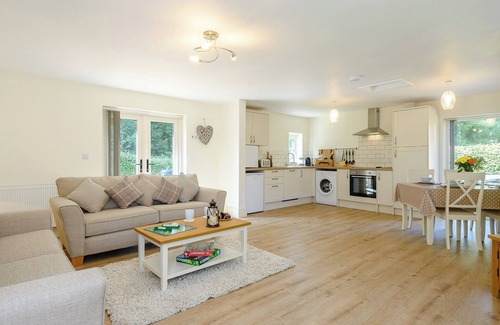 West Ashby Cottage | 3 bedroom accommodation in Fulletby, near Horncastle