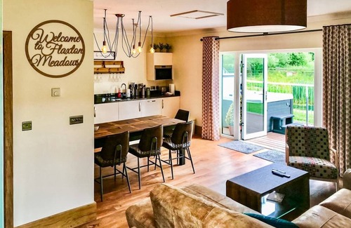 Flaxton Ski Chalet | 3 bedroom accommodation in Flaxton