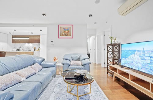 Doncaster Apartment | 3 Bedroom Apartment 5 mins walking to Westfield Doncaster