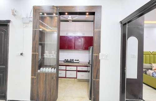 Pashim Vihar Apartment | 3-bedroom apartment in marvelous Delhi with WiFi, AC