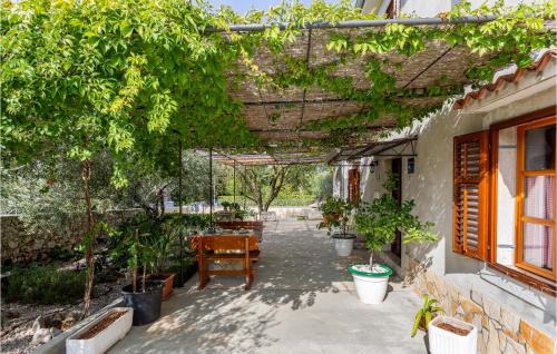 Milcetici Apartment | 3 Bedroom Awesome Apartment In Malinska