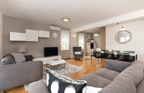 Drnis House | 3 bedroom awesome home in Badanj