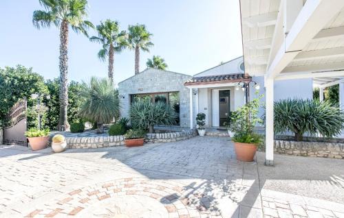 Casa Papa House | 3 Bedroom Awesome Home In Modica